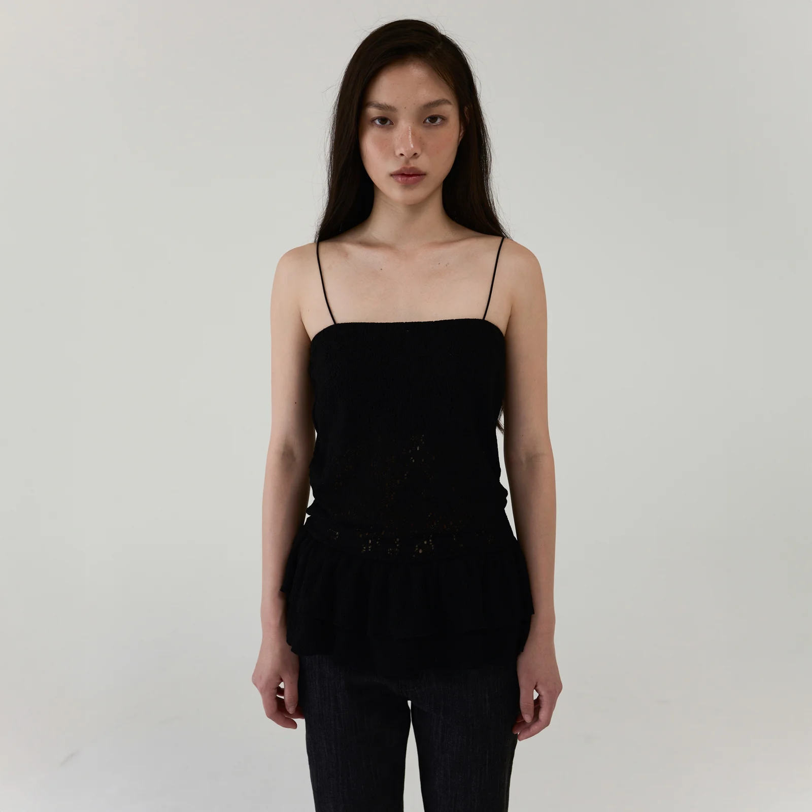 FLORAL LACE RUFFLE TOP - BLACK
