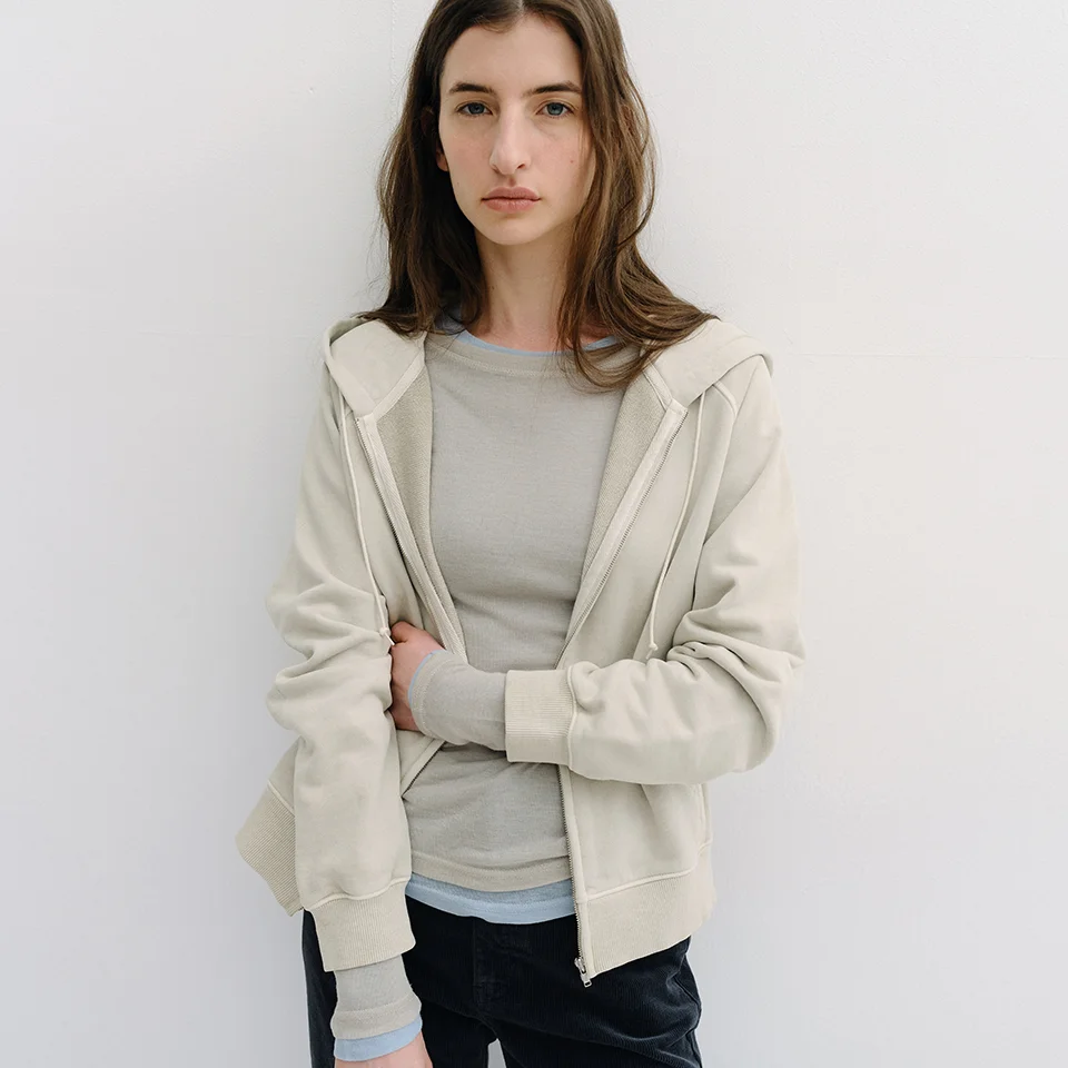 garment pigment-dyed hooded zip-up (oat beige)