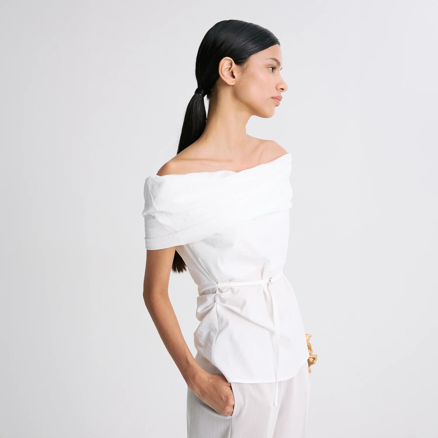 OFF SHOULDER BELTED BLOUSE WHITE