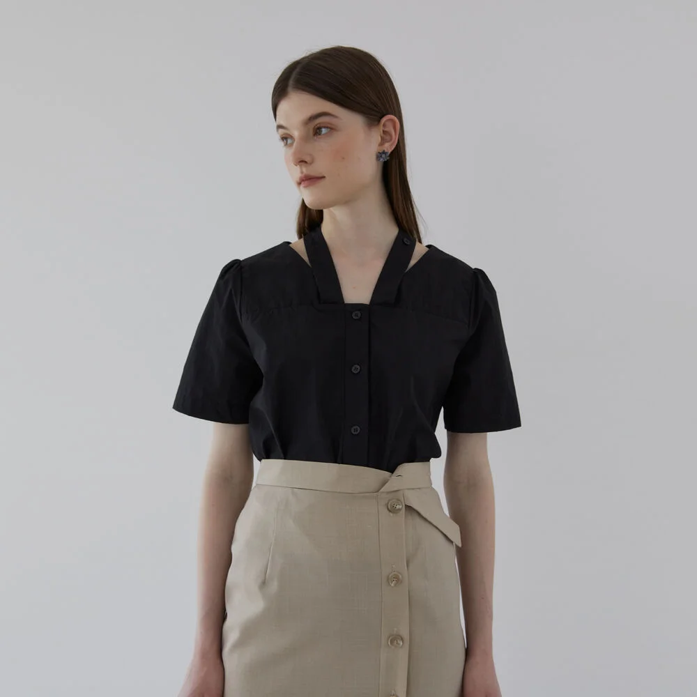 LINE POINT BLOUSE - BLACK