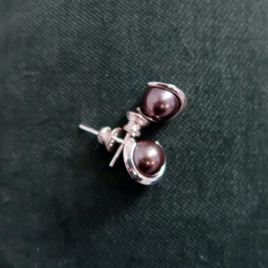 BLACK PEARL TAIL EARRINGS