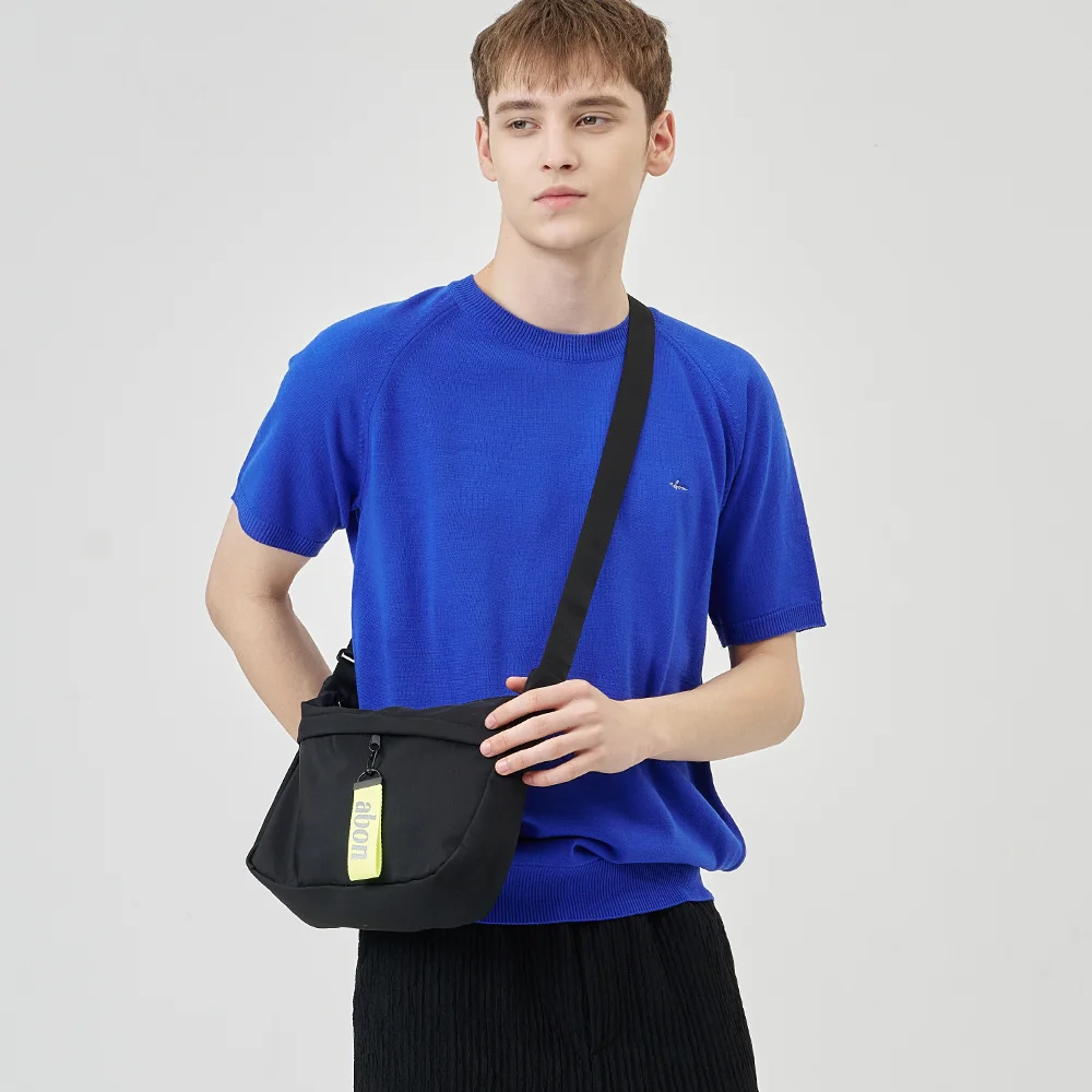 Front Pocket 斜揹袋 黑色