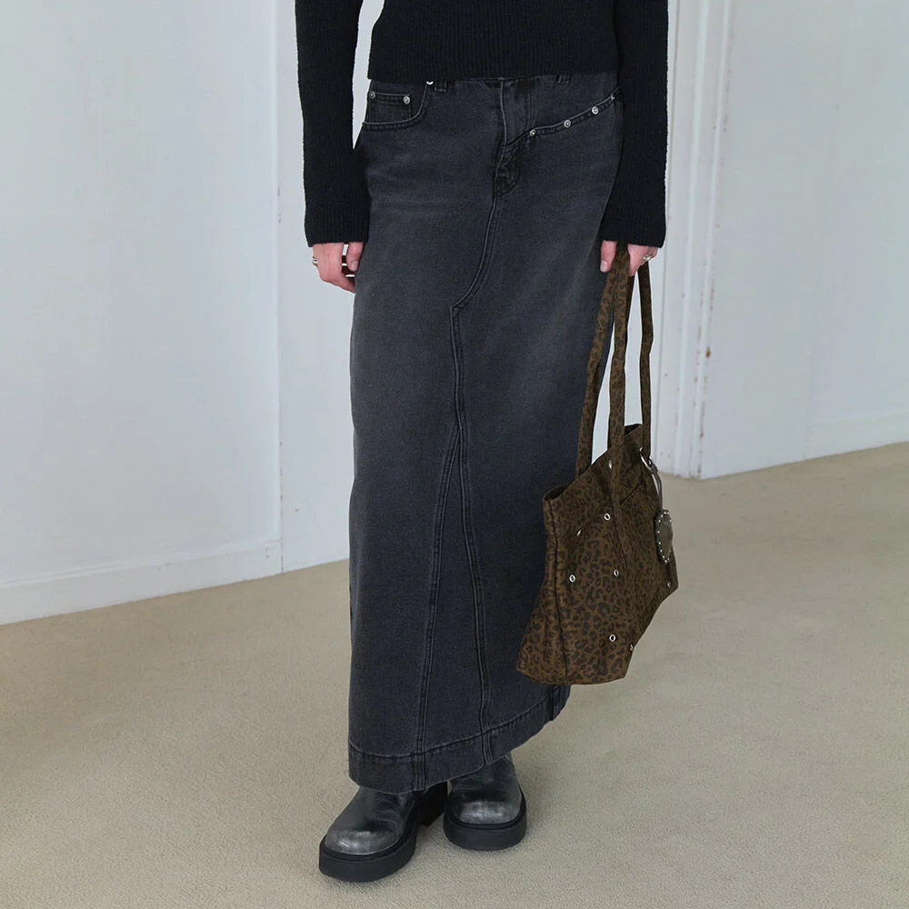Rivet detail Long Denim Skirt in Black VJ5AS377-10