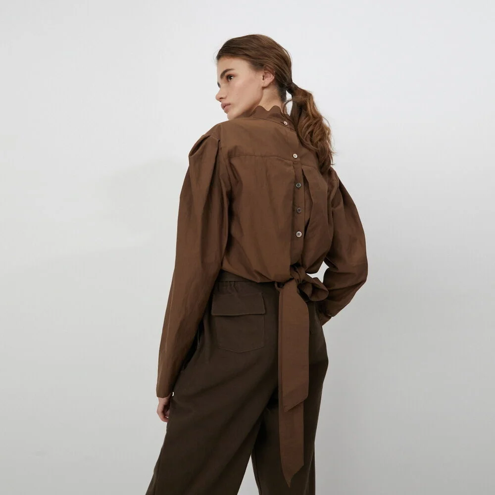 Blouse Button Back Brown