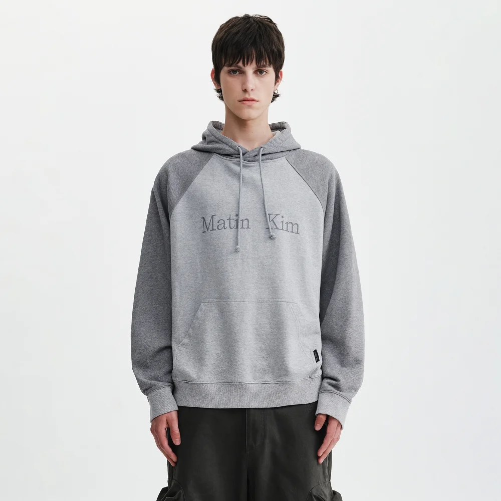 COLOR BLOCK LOGO HOODY TOP IN GREY