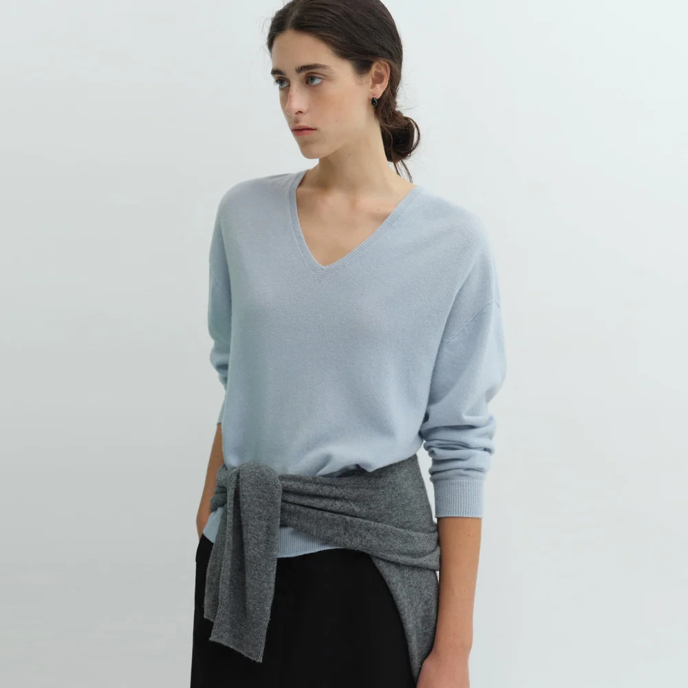 Lei Wool V-neck Knit (Sky Blue)