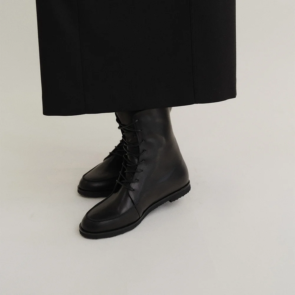 LACE-UP HALF BOOTS (BLACK)