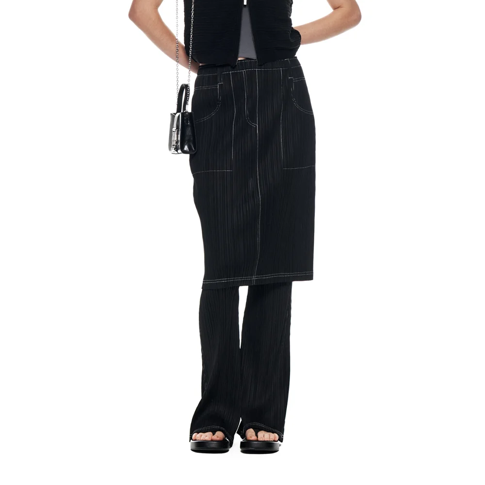 PLEATS STITCH LAYERED SKIRT IN BLACK