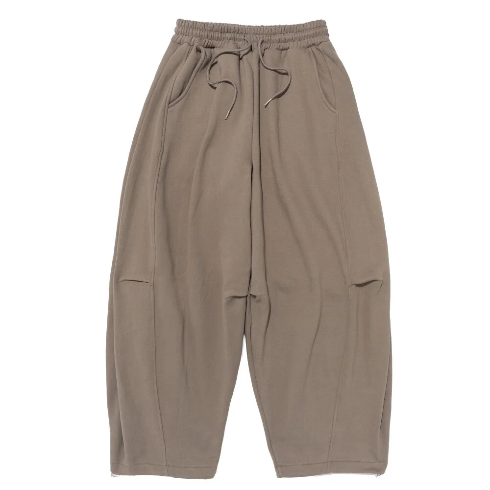 CURVED WIDE TRAINING PANTS (BEIGE)