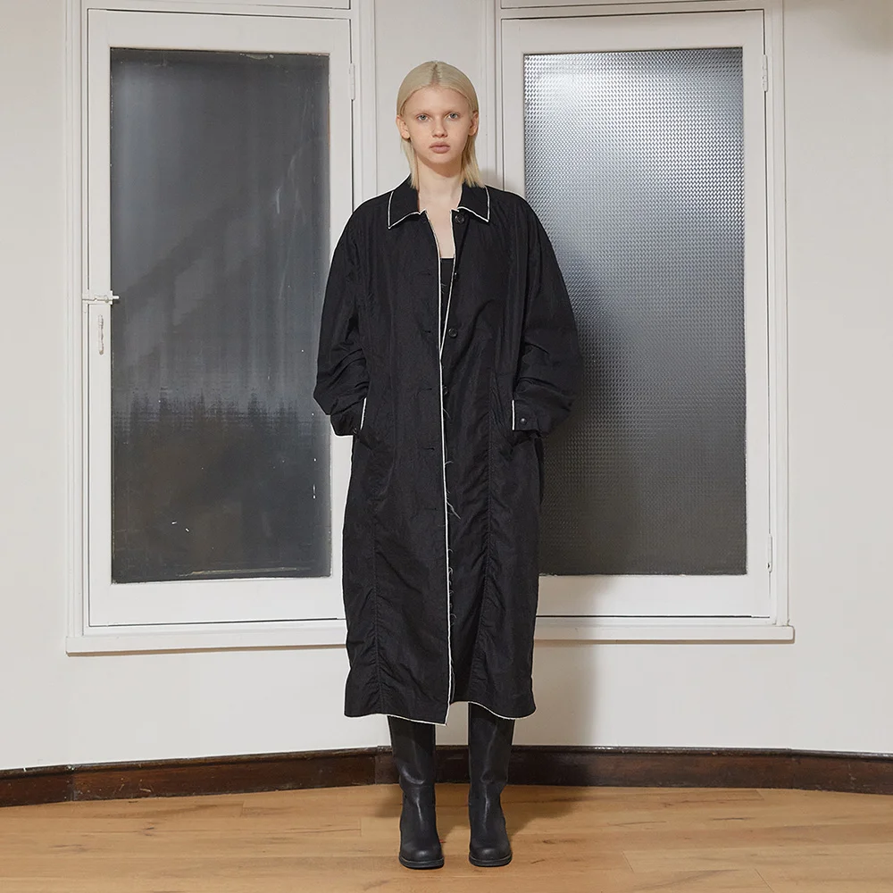 BACK LOGO POINT NYLON LONG COAT FOR WOMEN IN BLACK