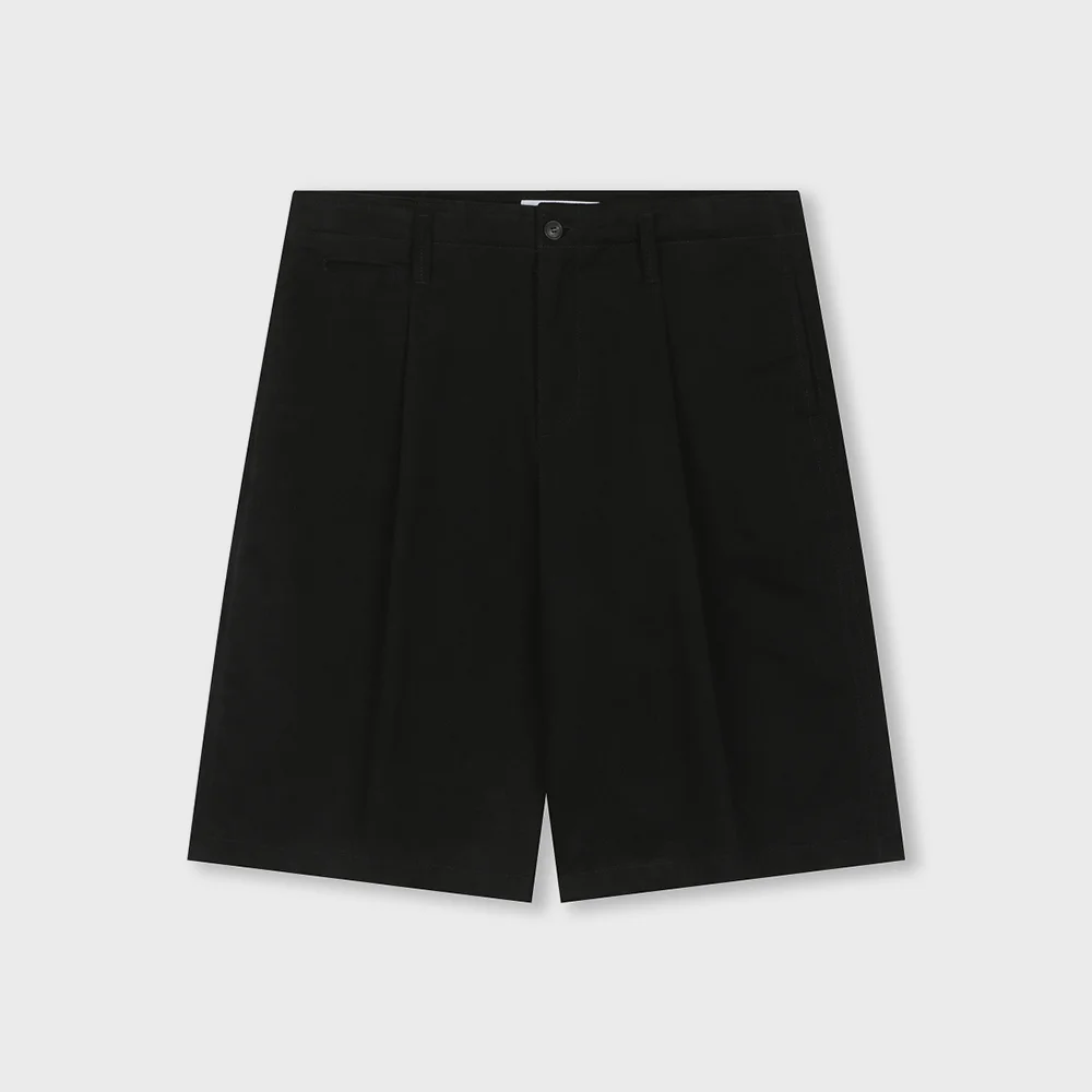 ONE TUCK WIDE FIT SHORTS BLACK