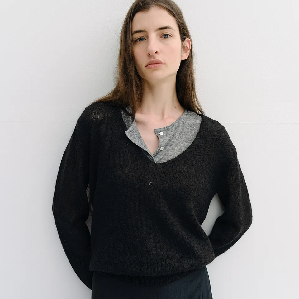 royal kid mohair v-neck pullover (black)