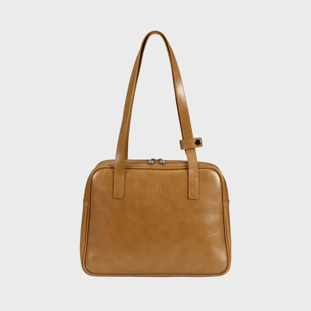Trapezoid Middle Shoulder Bag (camel)
