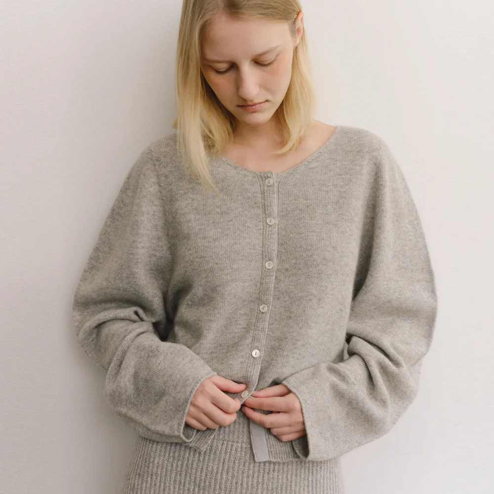 WHOLE GARMENT RACCOON CARDIGAN_WARM GREY