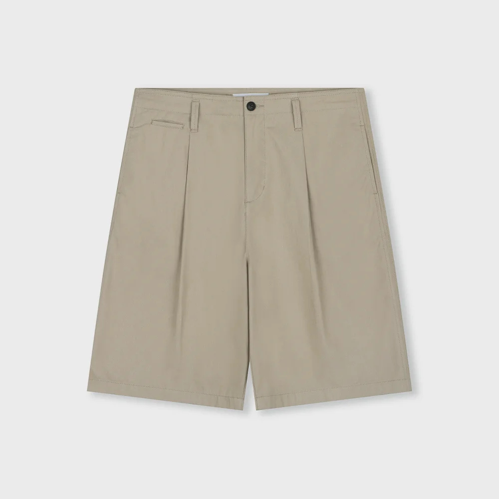 ONE TUCK WIDE FIT SHORTS BEIGE