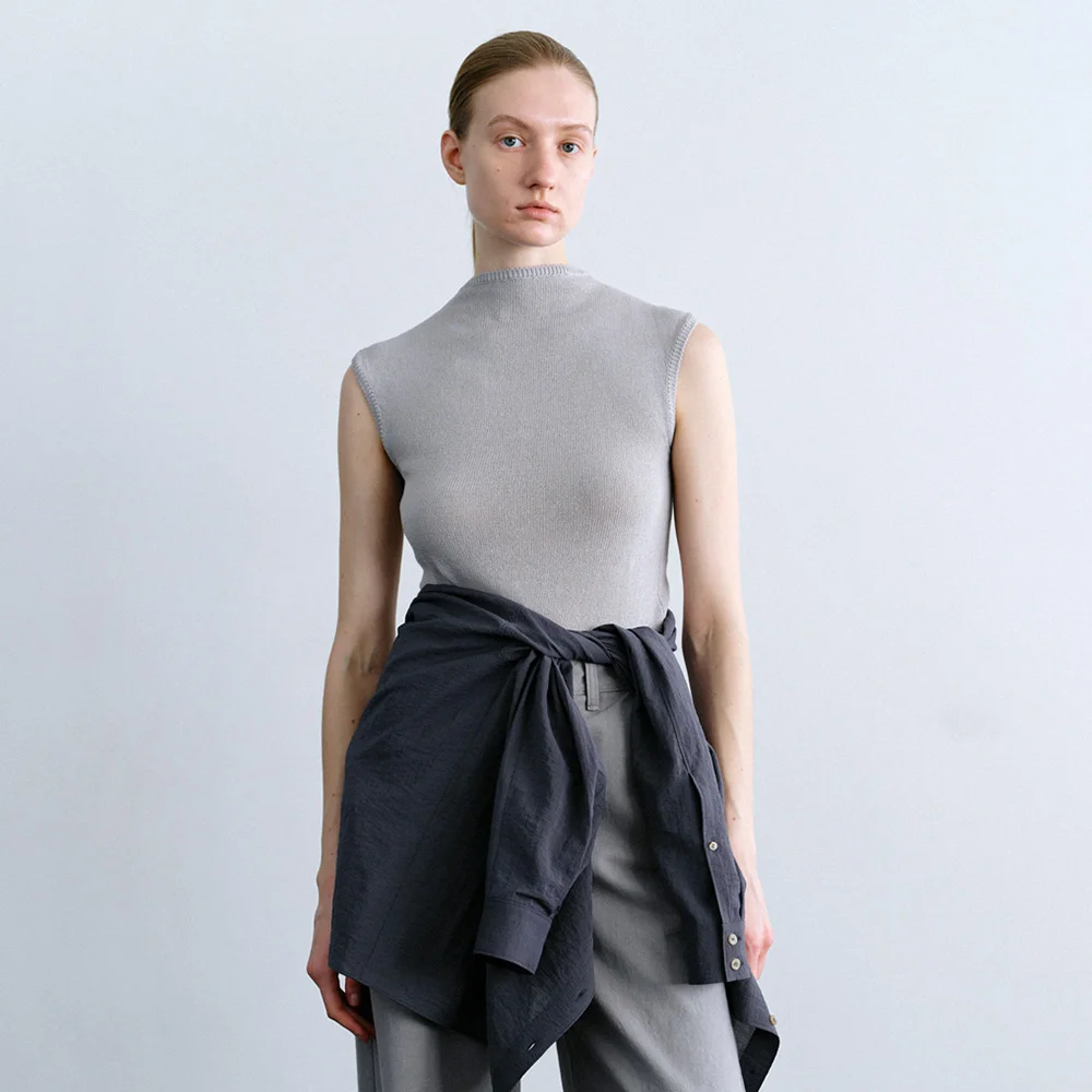 Ines Sleeveless in Gray