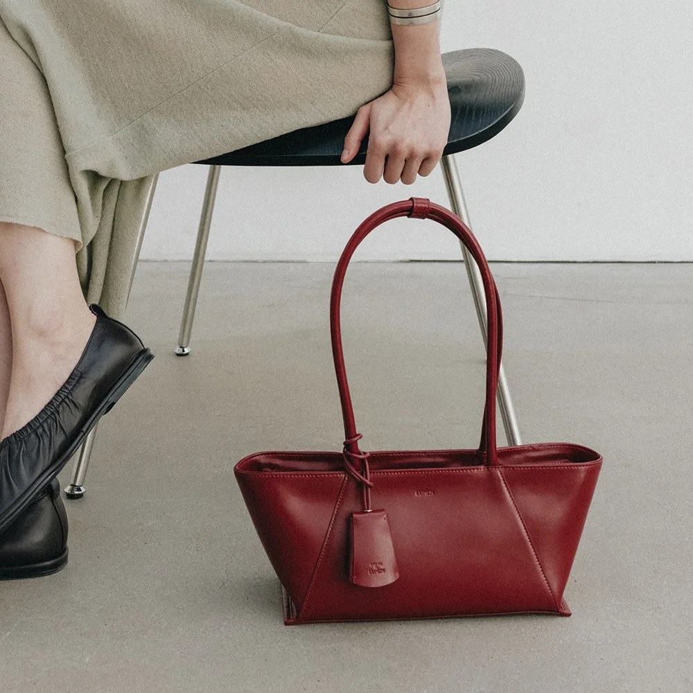 MONIQUE SHOULDER BAG (CARMINE RED)