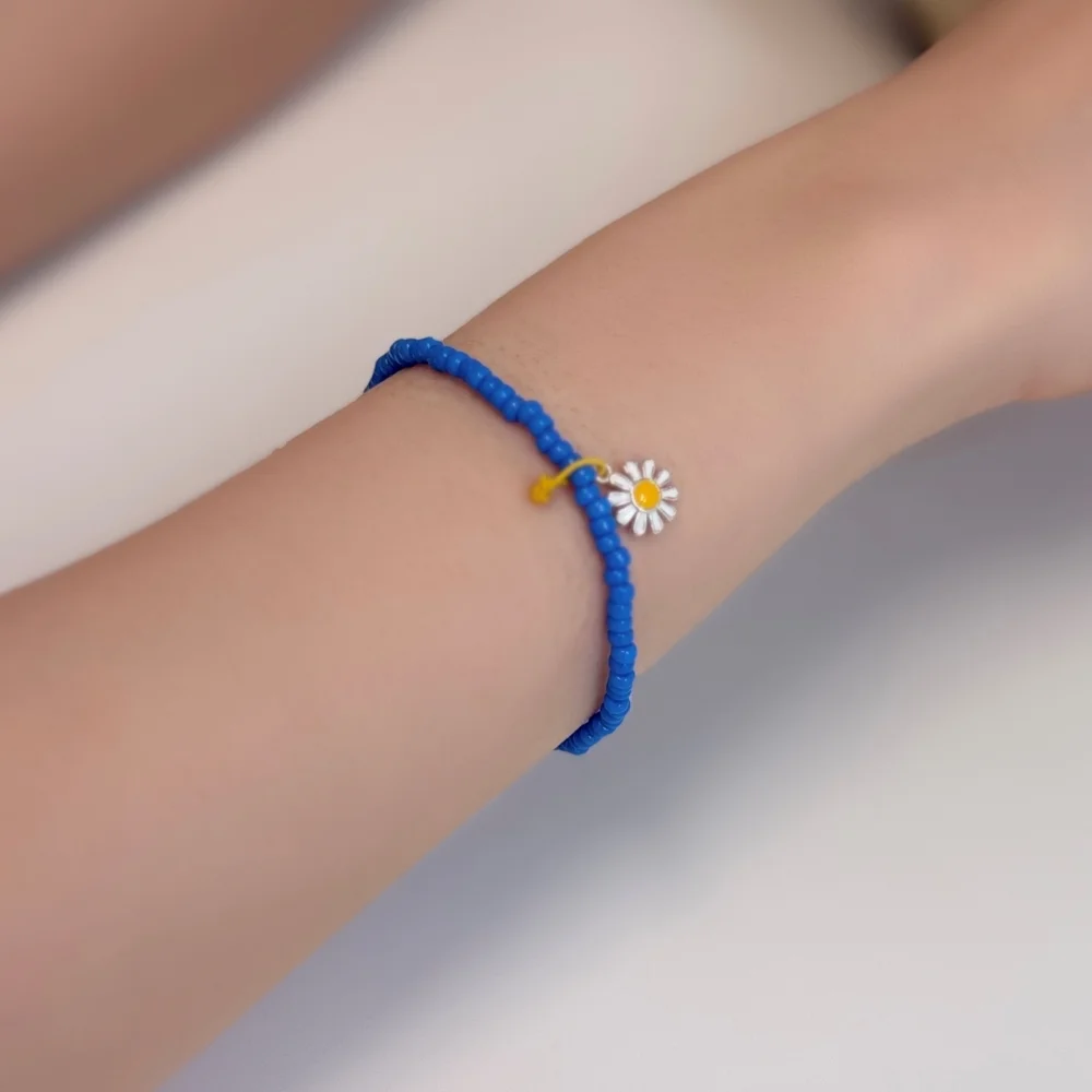 Silver daisy color beads Bracelet 銀色 雛菊 吊飾 點綴 色 串珠 手鏈