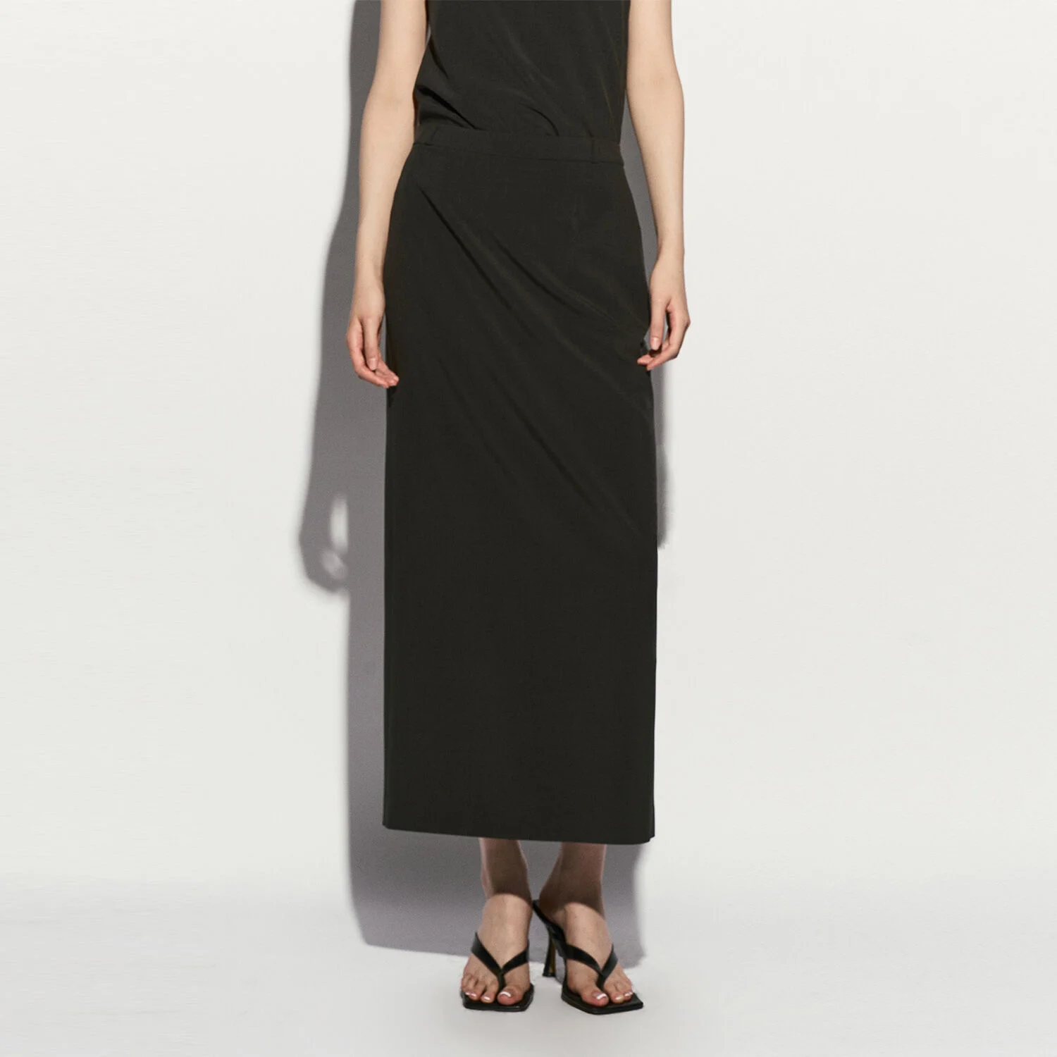STRAIGHT MIDI SKIRT