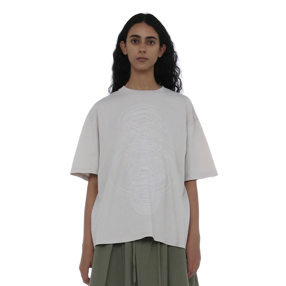 GEOMETRIC PARTS PRINTED TEE_LIGHT GREY