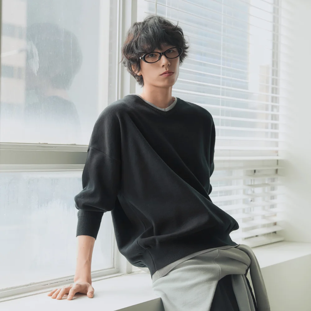 New Of : 層次 V領 針織衫 黑色