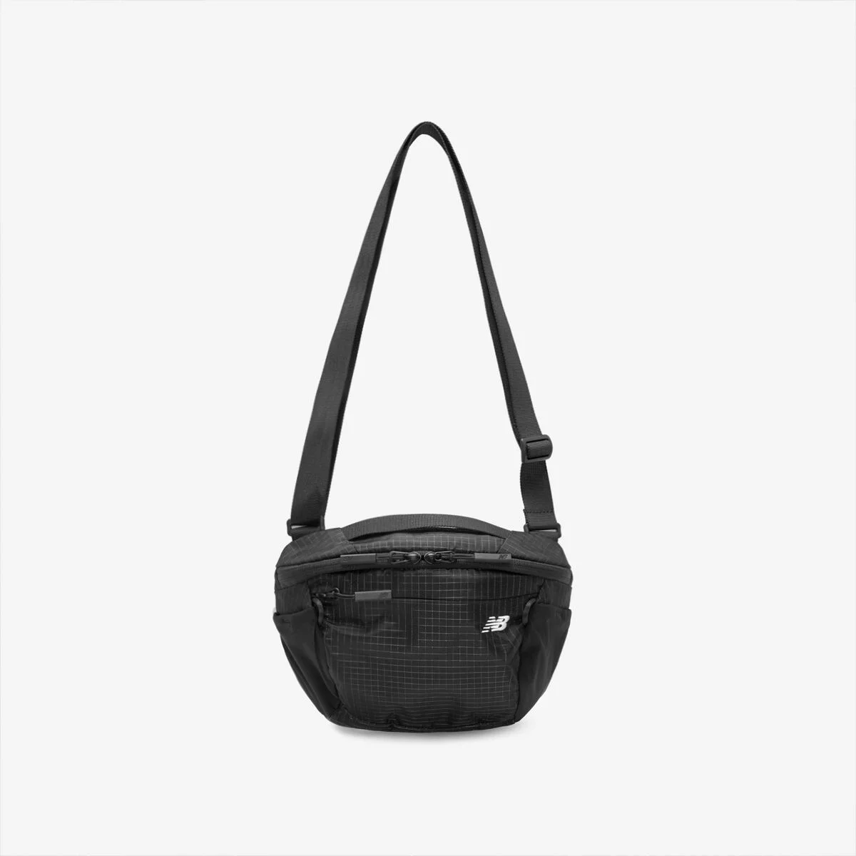 NBGCGF1102 / 必備款 斜揹袋 M (BLACK)