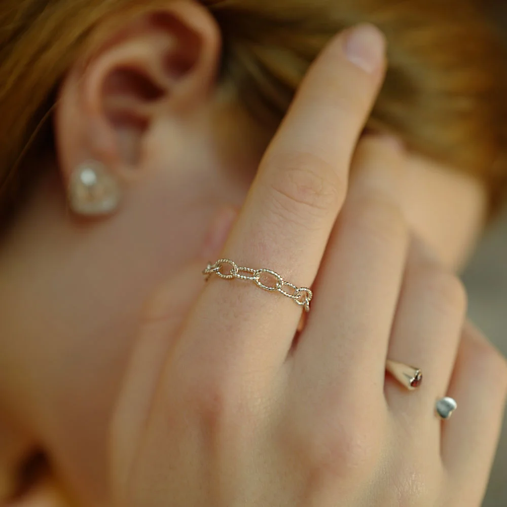 lace chain ring