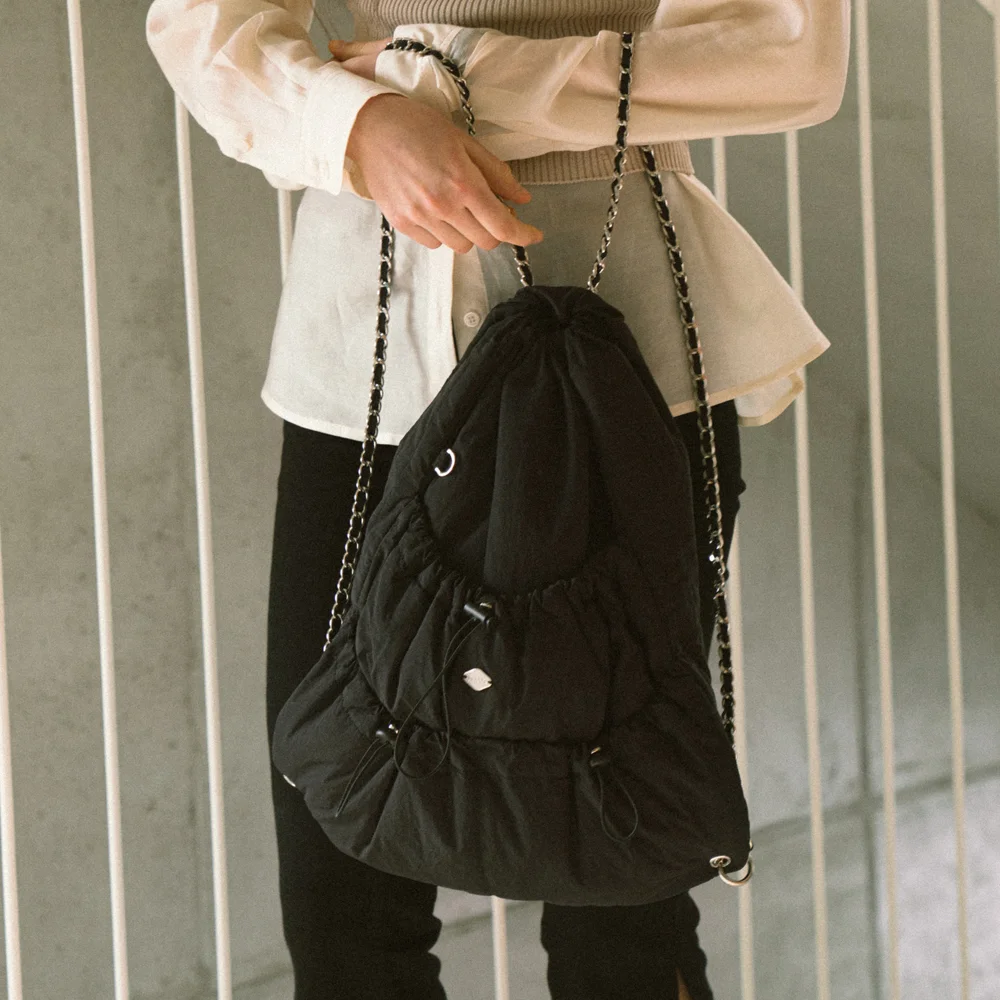 RIBBON CHAIN BACKPACK_BLACK