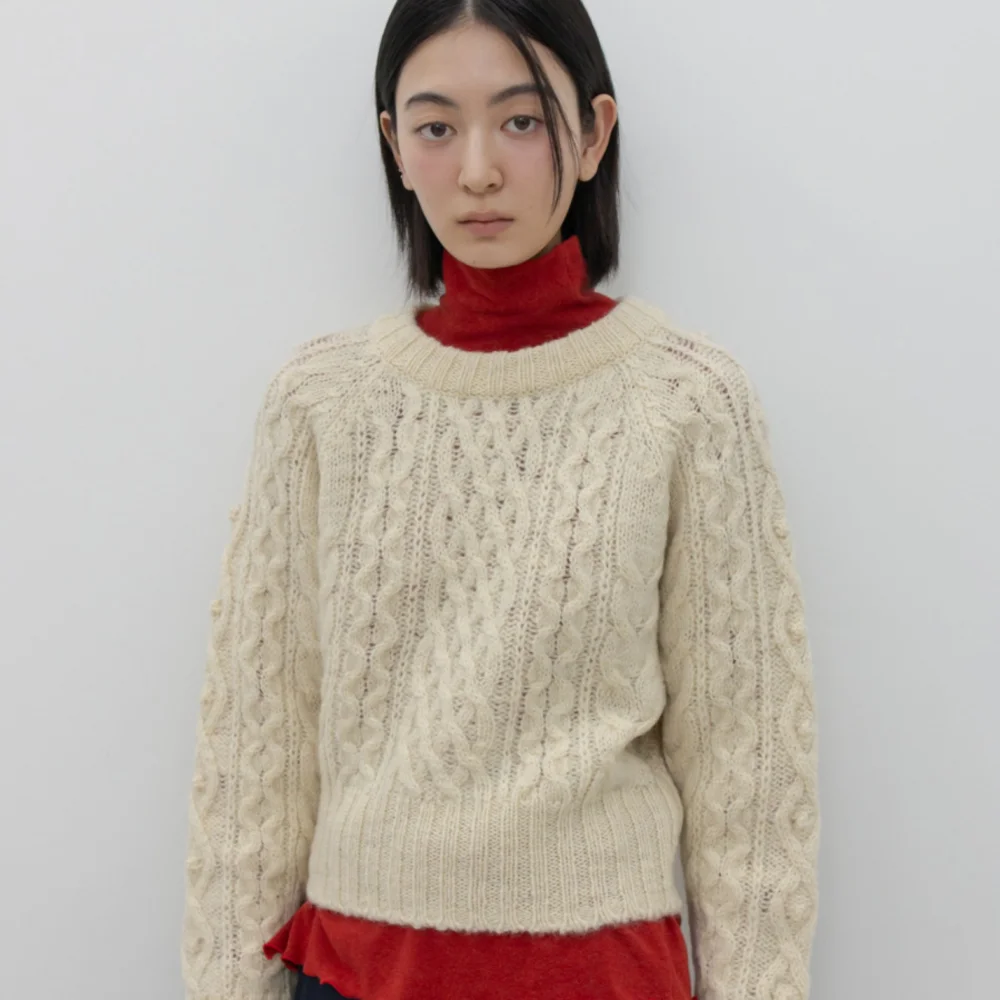 CABLE KNIT SWEATER / IVORY