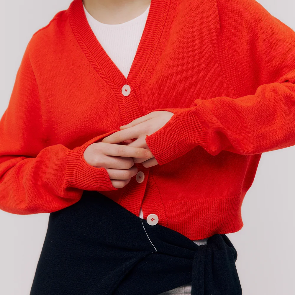 Clavicle V-neck Cardigan (Red)