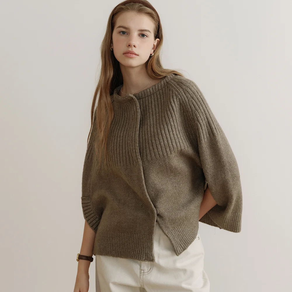comos 1313 high-neck cape knit (mocha)