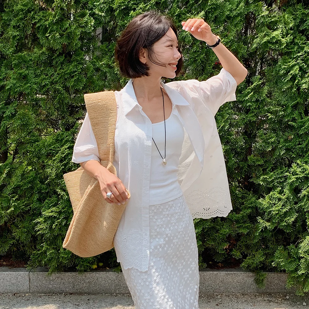 Shrub lace half shirt (white)