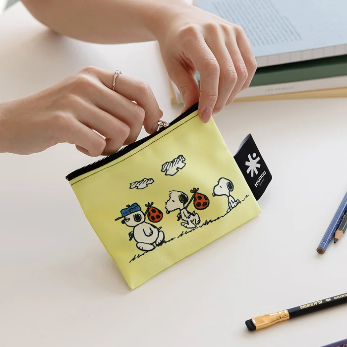 Journey with SNOOPY & HIS SIBLINGS 化妝袋