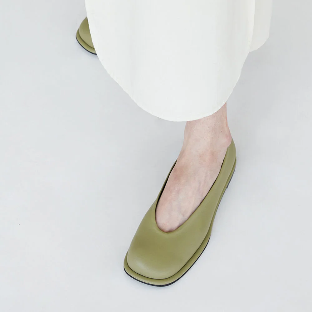 Lisa Flat Leather Sage Green