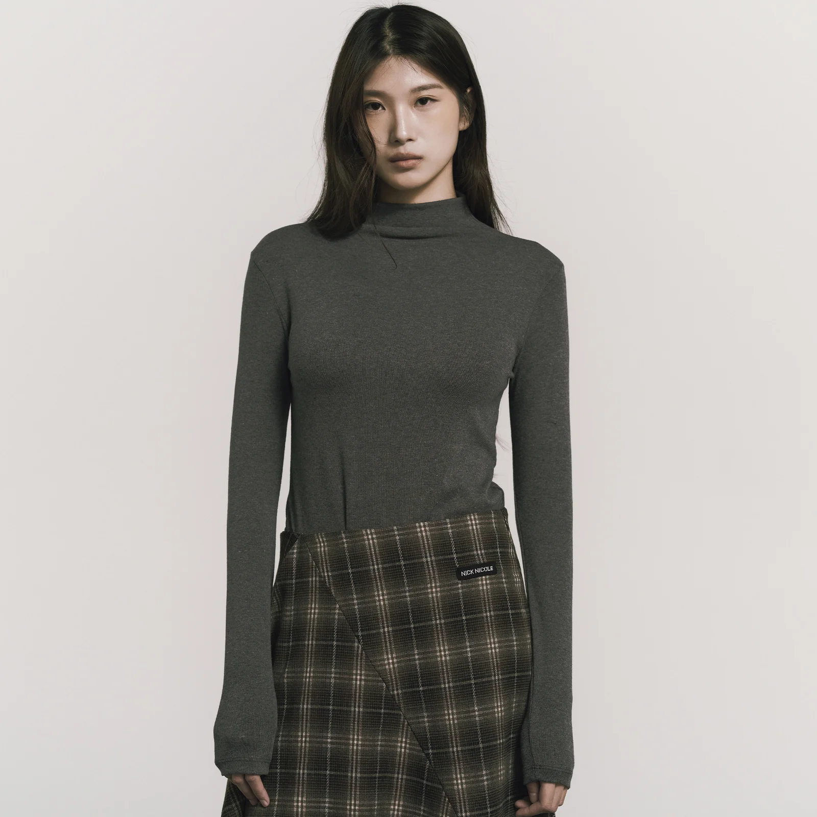 HIGH NECK SLIM TOP_CHARCOAL