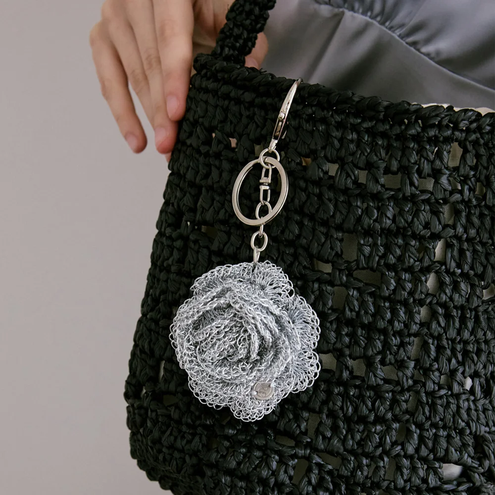 No.219 / Metallic Camellia Key Ring _ Silver (金屬色 山茶花 鉤織 鑰匙扣 _ 銀色)