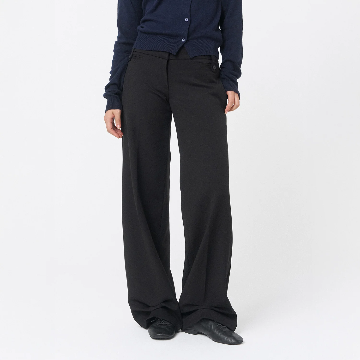 Tuck detail slacks pants BLACK