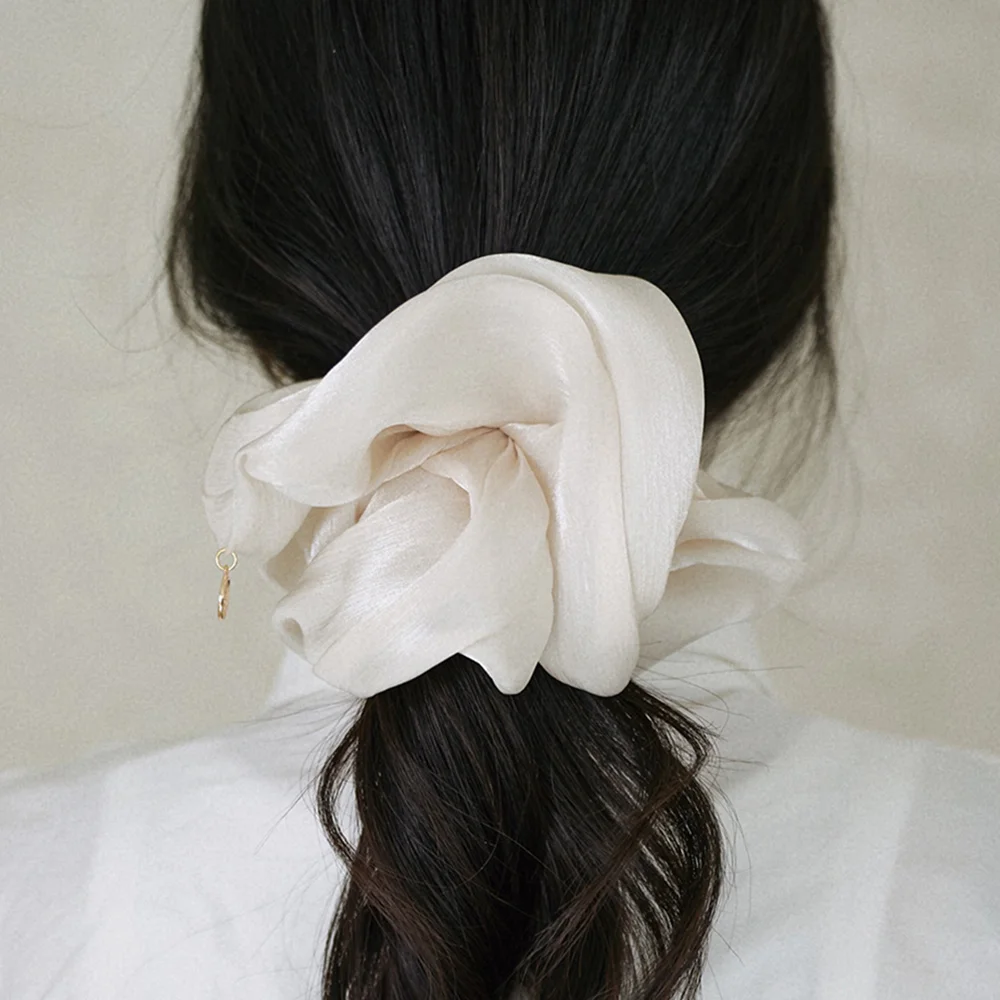 Lune Scrunchie