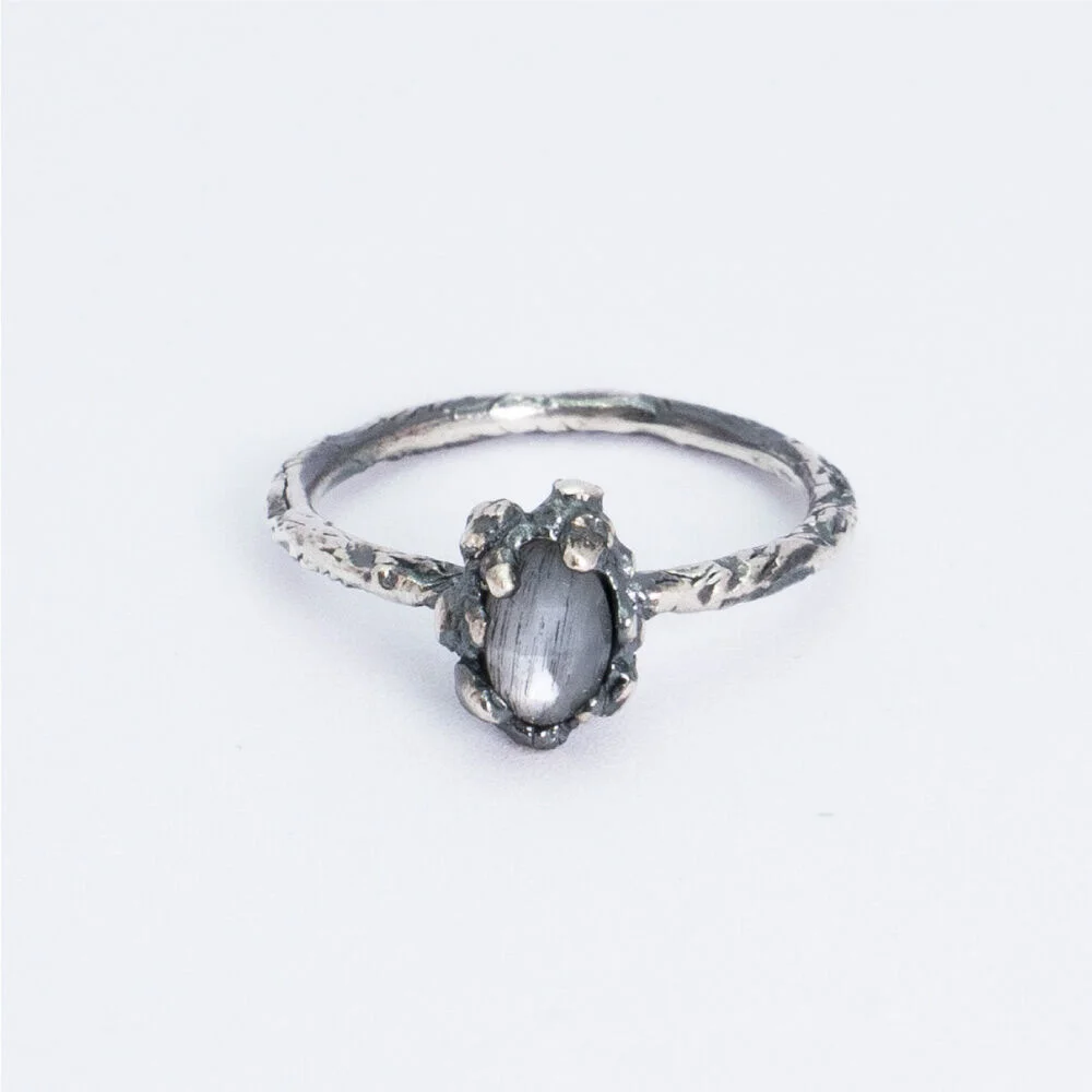 HR 120R_Antique Gemstone Ring (Grey Moonstone)