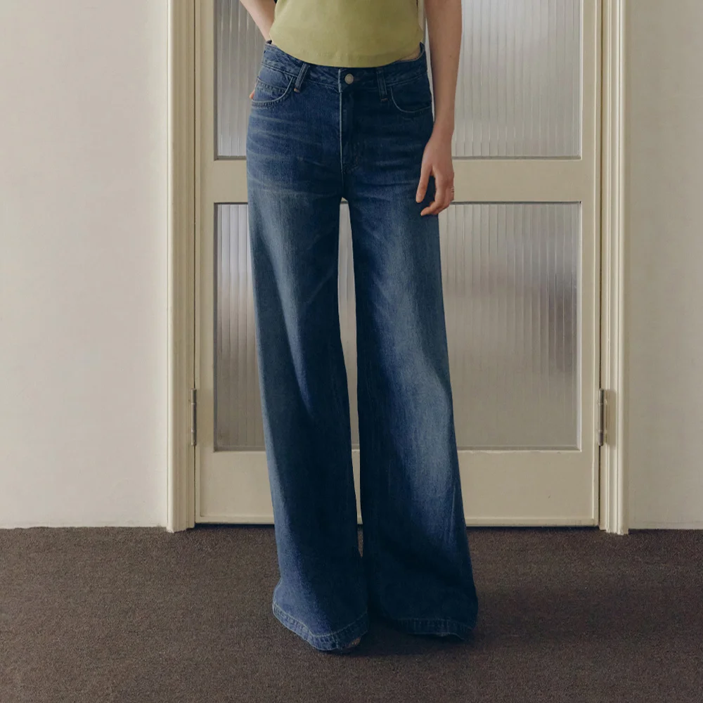 Calf Side Tuck Denim (Mid Blue)