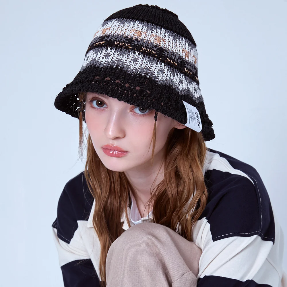 MARIA BLACK/WHITE BUCKET HAT