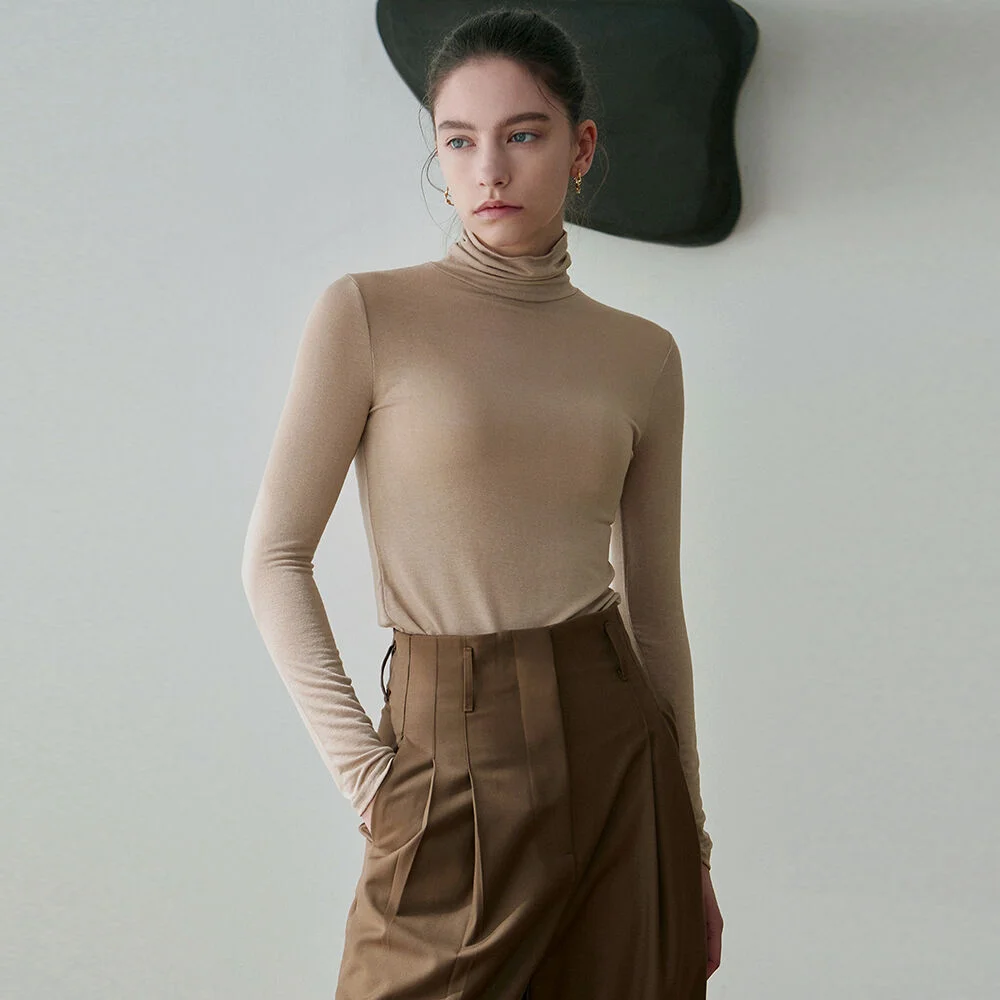 SOFT TURTLENECK SLIM TOP_BEIGE