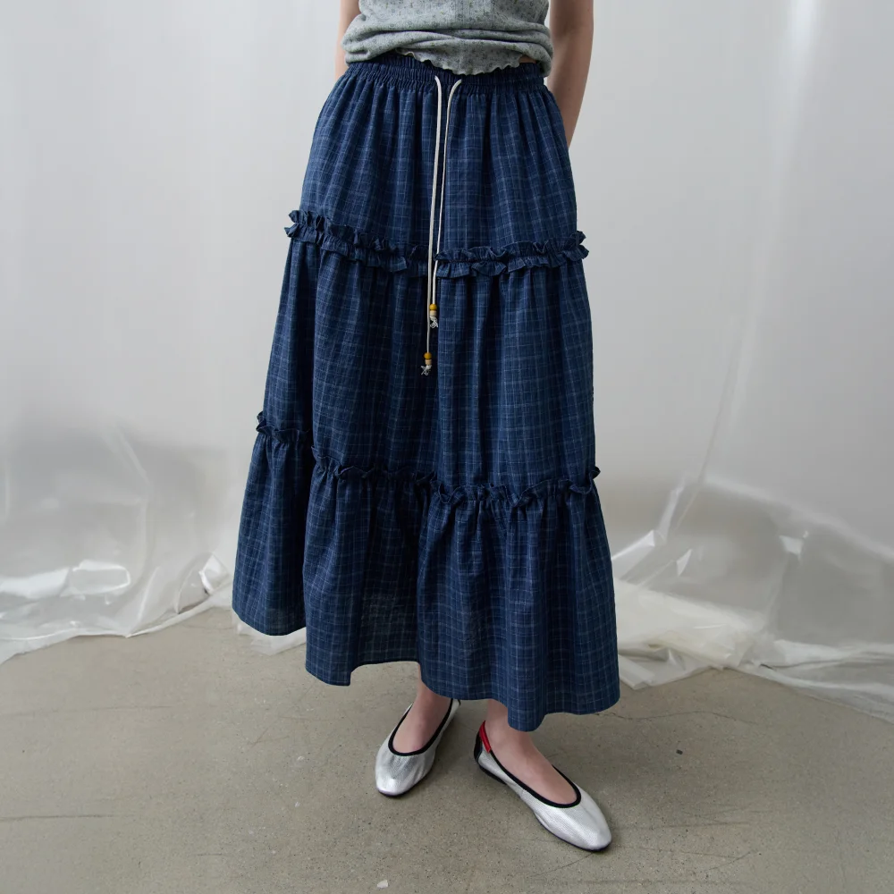 String Point Tiered Frill Long Skirt (Check navy)