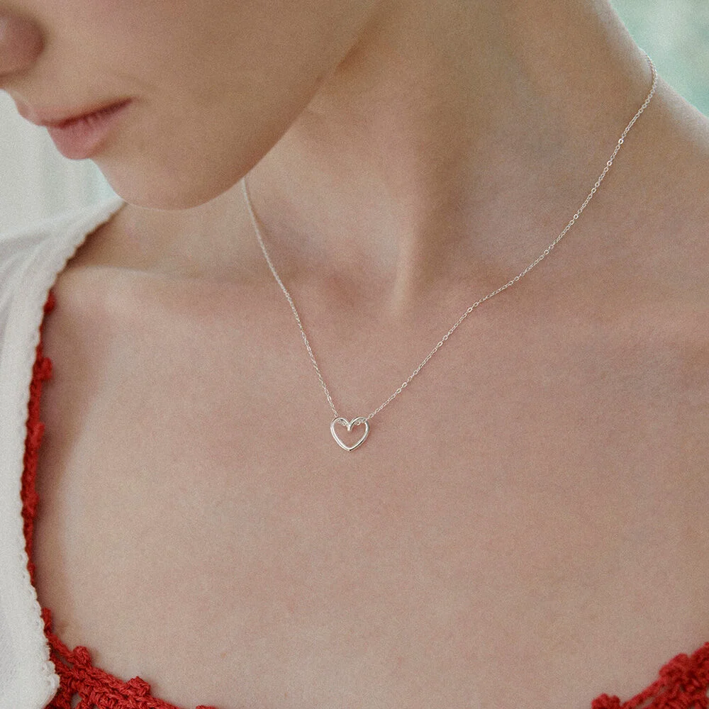 Heart Line Necklace. NB1723