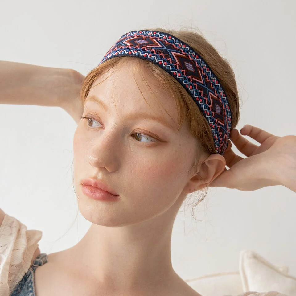 Ethnic pattern on jacquard hairband
