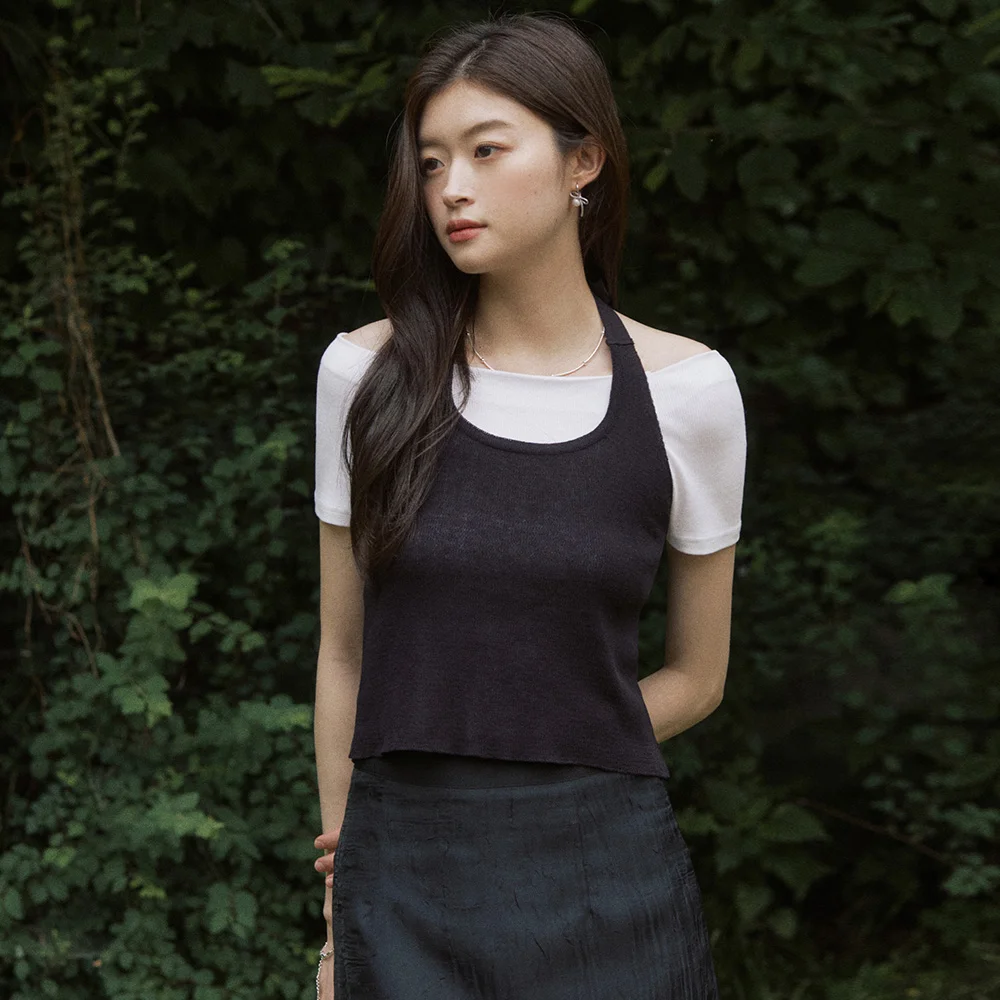 U halter neck t shirt - black