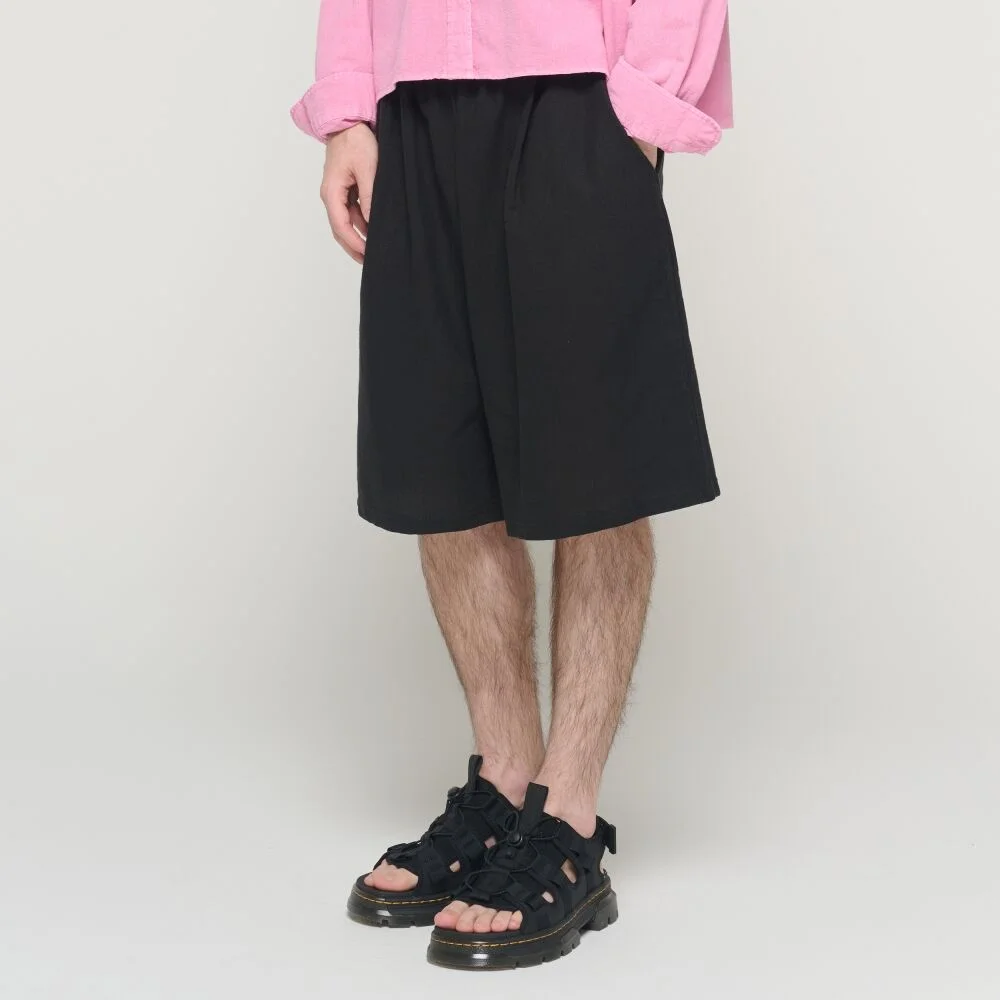 LINEN LIKE PINTUCK WIDE SHORTS (BLACK)