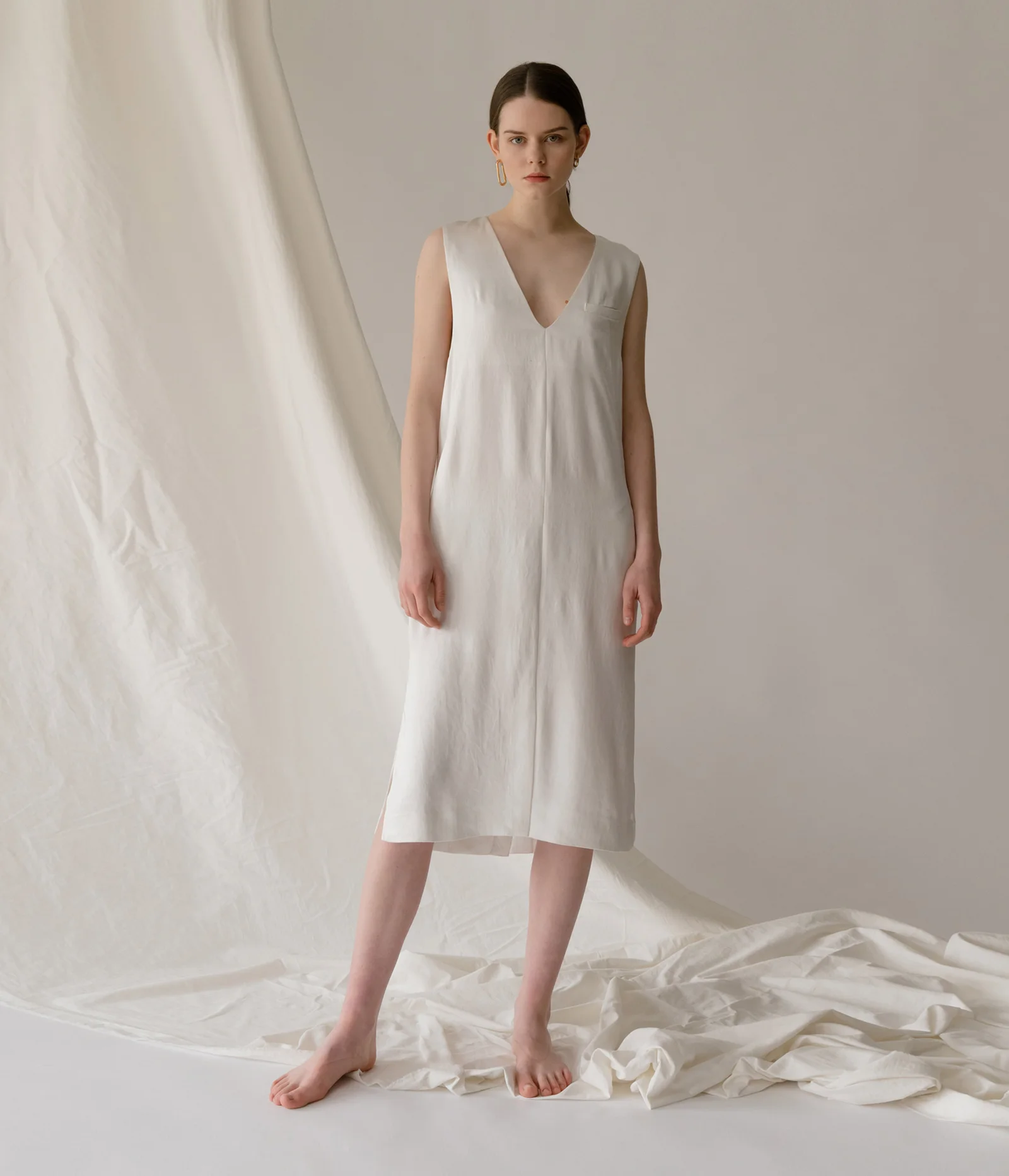 Dress V Neck Sleeveless WH