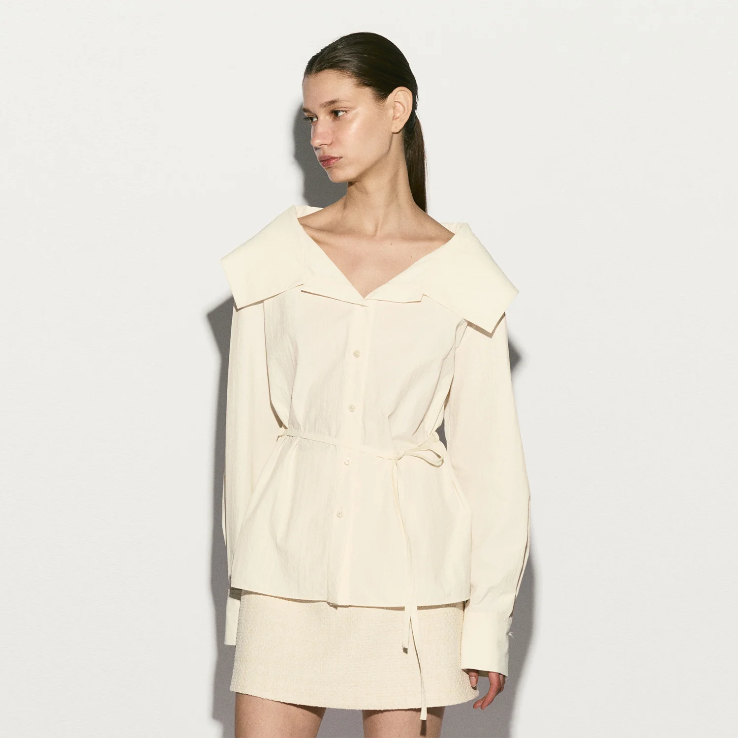 WIDE COLLAR BELTED BLOUSE CREAM