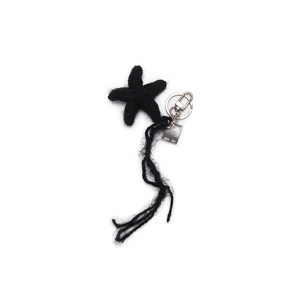 STARFISH KNIT KEYRING IN BLACK